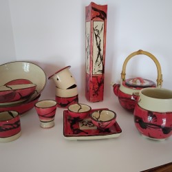 Magnique vase soliflore rouge made in France aux accents asiatiques