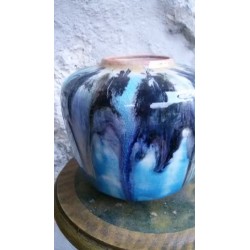 poterie artisanale de décoration moderne :un patchwork de couleurs vives